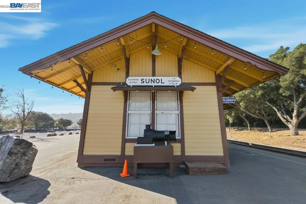 5280 Sheridan Rd Sunol, CA 94586