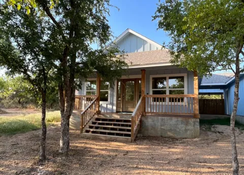 111 E Hickory Drive