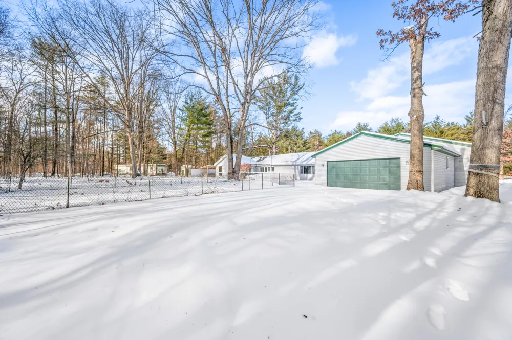 19077 12 Mile Road Mecosta Township, MI 49307