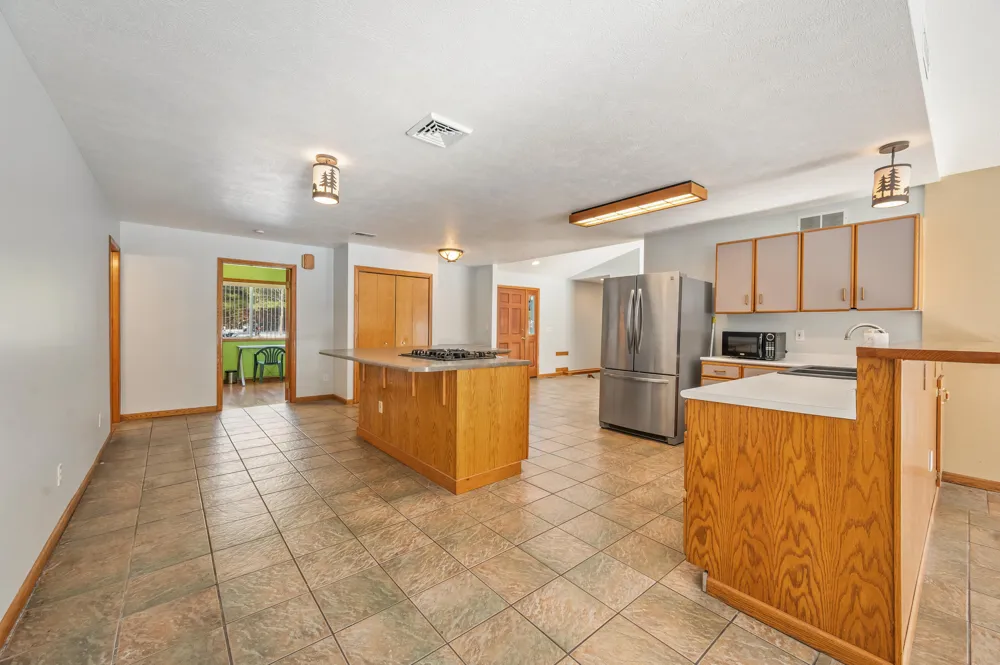 19077 12 Mile Road Mecosta Township, MI 49307