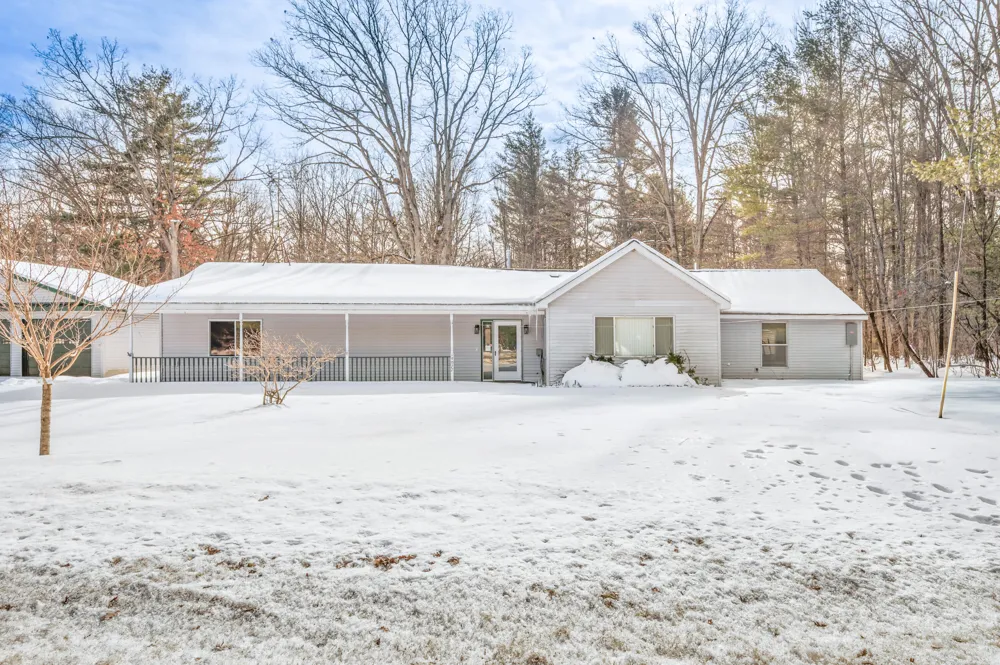 19077 12 Mile Road Mecosta Township, MI 49307