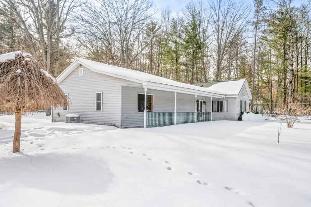 19077 12 Mile Road Mecosta Township, MI 49307