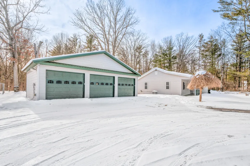 19077 12 Mile Road Mecosta Township, MI 49307