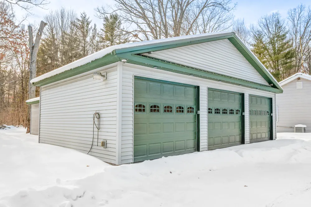 19077 12 Mile Road Mecosta Township, MI 49307