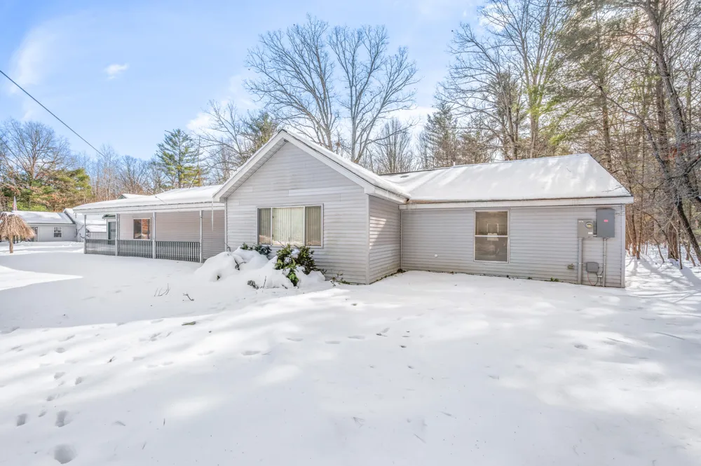 19077 12 Mile Road Mecosta Township, MI 49307