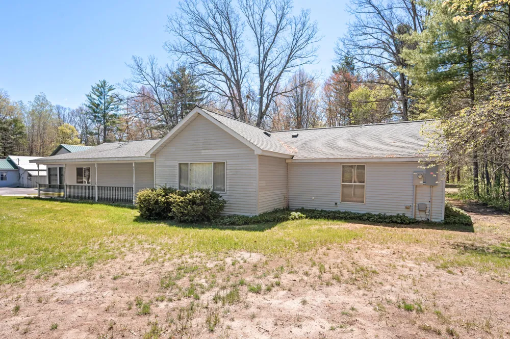 19077 12 Mile Road Mecosta Township, MI 49307