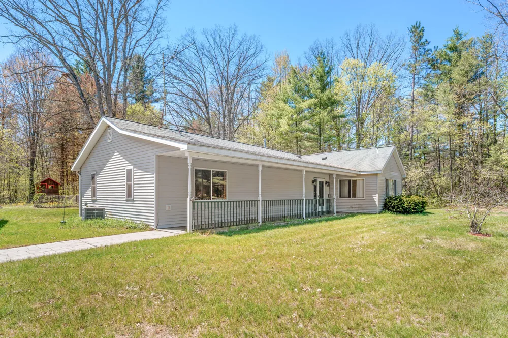 19077 12 Mile Road Mecosta Township, MI 49307