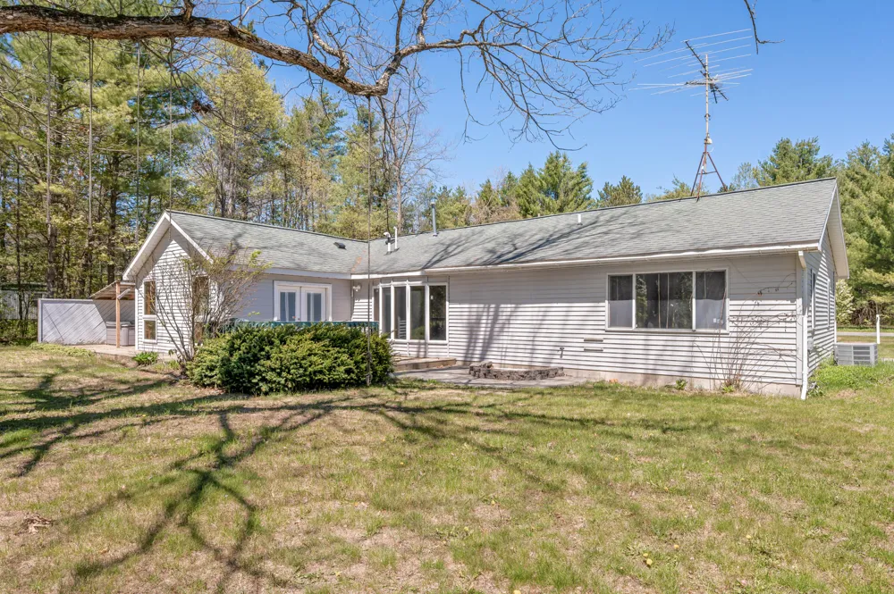 19077 12 Mile Road Mecosta Township, MI 49307