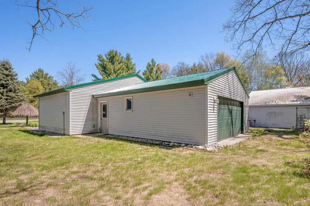 19077 12 Mile Road Mecosta Township, MI 49307