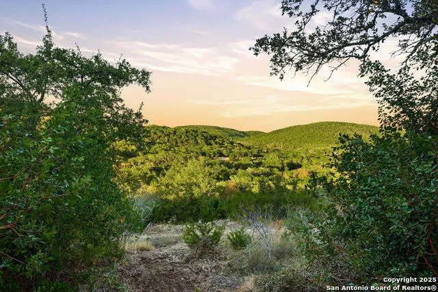 18668 Bandera Helotes, TX 78023
