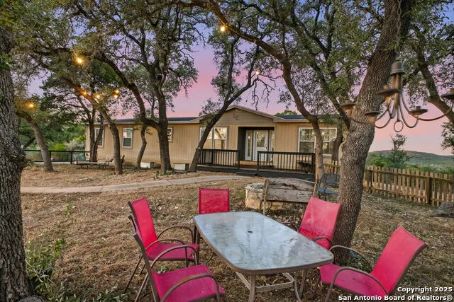 18668 Bandera Helotes, TX 78023