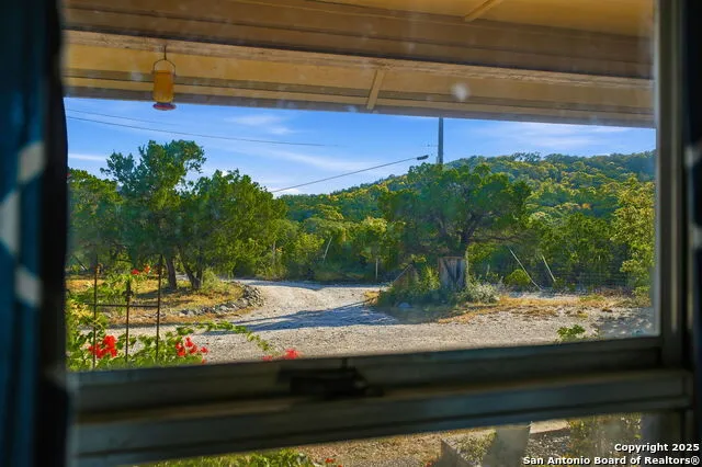 18668 Bandera Helotes, TX 78023
