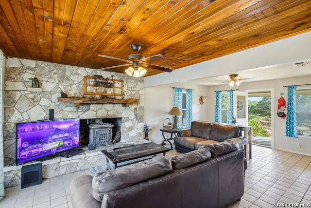 18668 Bandera Helotes, TX 78023