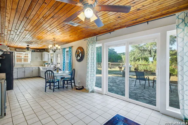 18668 Bandera Helotes, TX 78023
