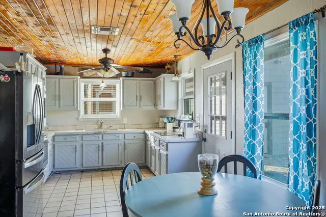 18668 Bandera Helotes, TX 78023