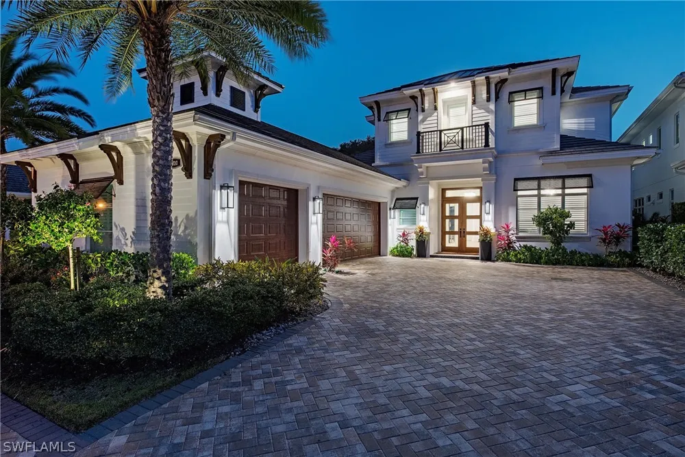 Mangrove Avenue Naples, FL 34109