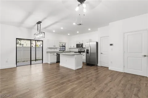 SW 7TH AVENUE