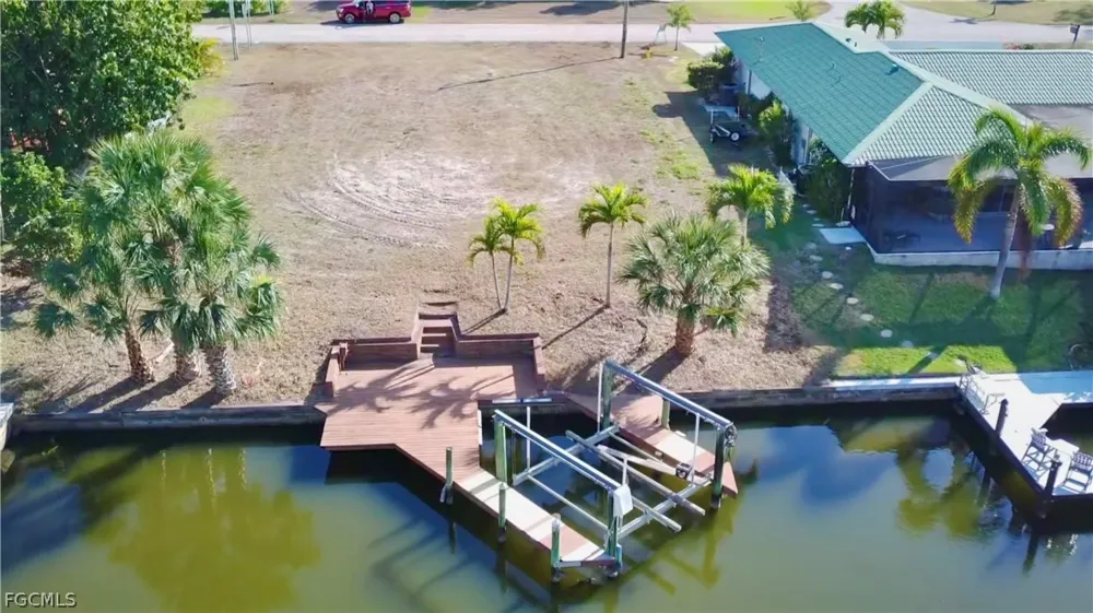 SE 33rd Terrace Cape Coral, FL 33904