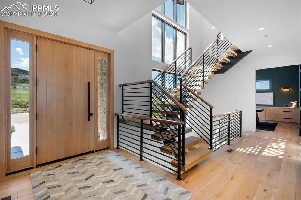 5815 Peppy San Circle Larkspur, CO 80118