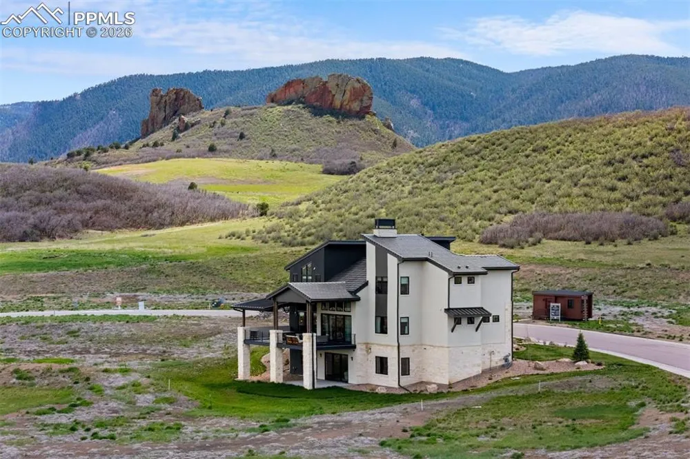 5815 Peppy San Circle Larkspur, CO 80118