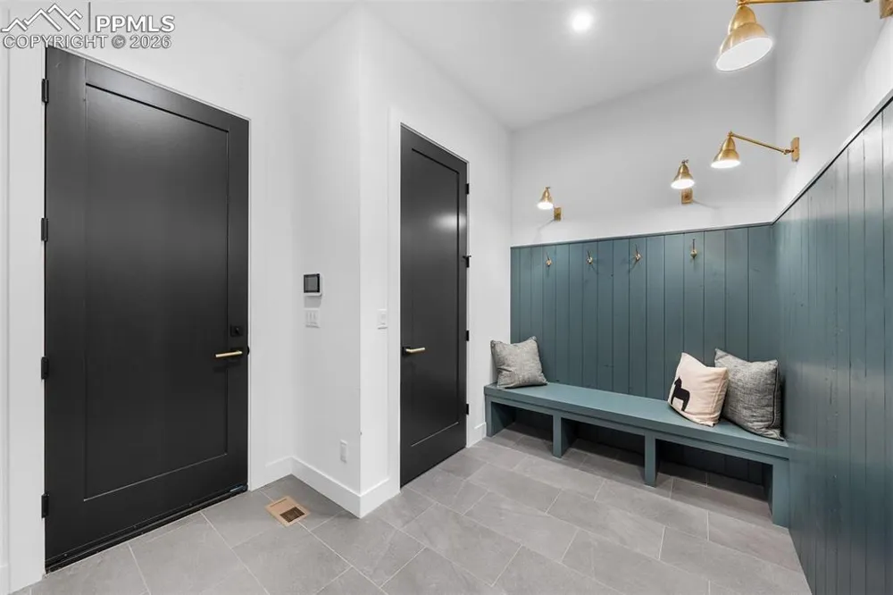 5815 Peppy San Circle Larkspur, CO 80118