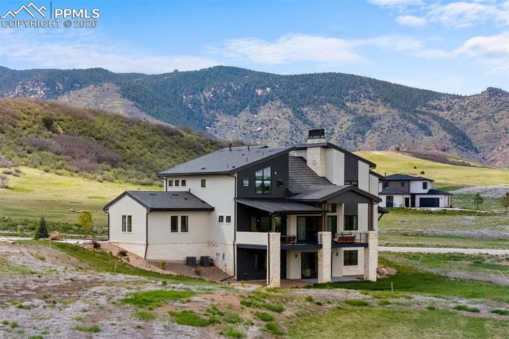 5815 Peppy San Circle Larkspur, CO 80118