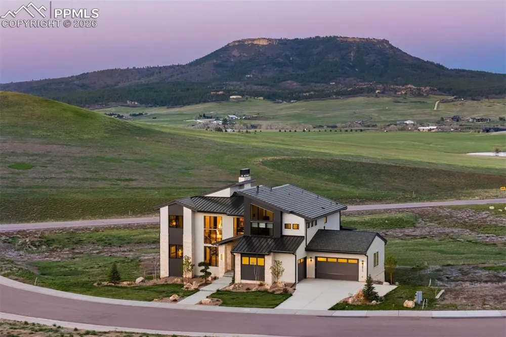 5815 Peppy San Circle Larkspur, CO 80118