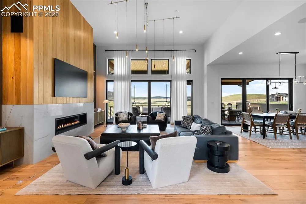 5815 Peppy San Circle Larkspur, CO 80118