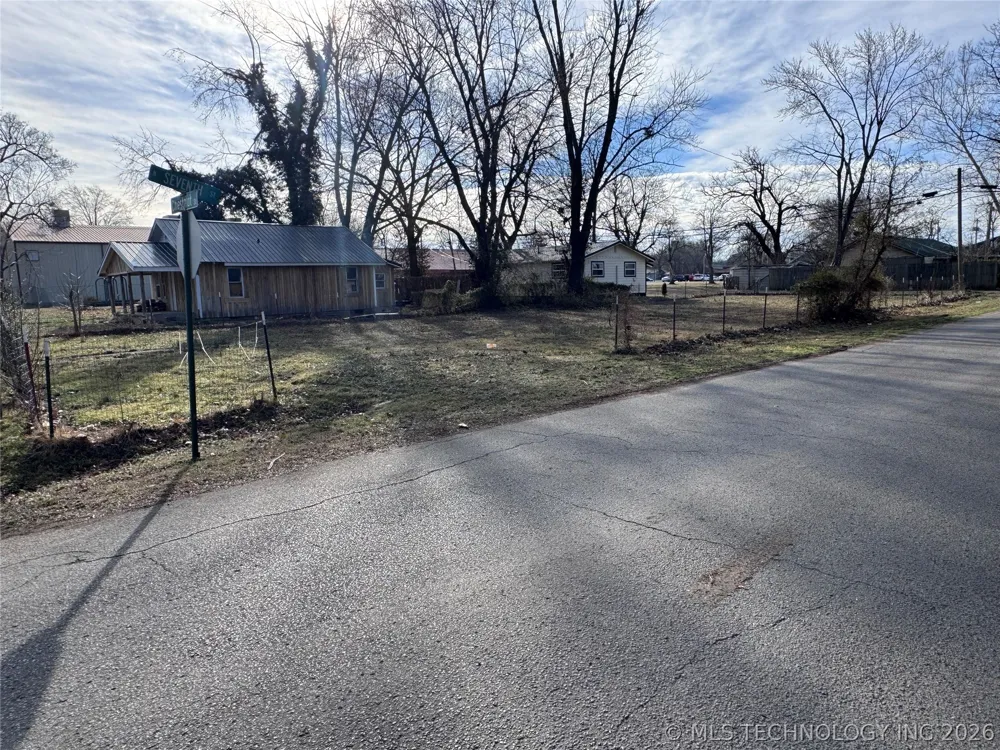 199 Seventh Stilwell, OK 74960
