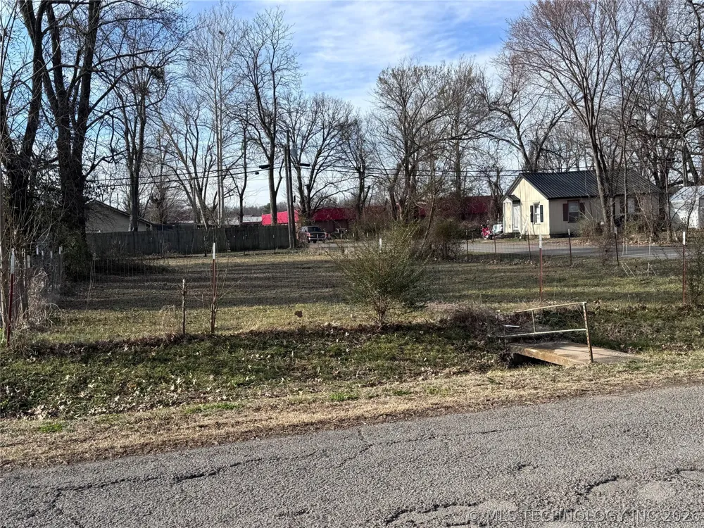 199 Seventh Stilwell, OK 74960
