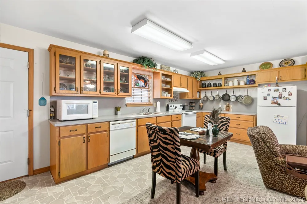 1117 Fox Point Road Kansas, OK 74347