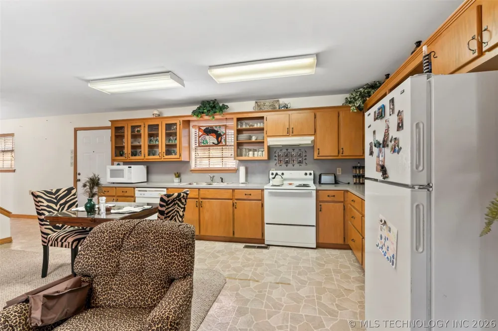 1117 Fox Point Road Kansas, OK 74347