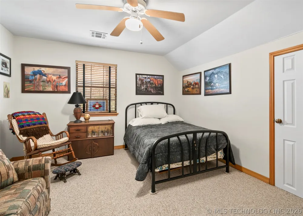 1117 Fox Point Road Kansas, OK 74347