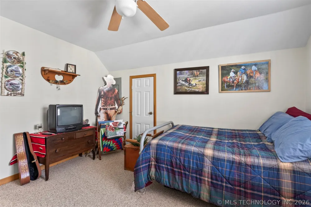 1117 Fox Point Road Kansas, OK 74347