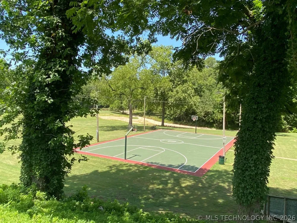 1117 Fox Point Road Kansas, OK 74347