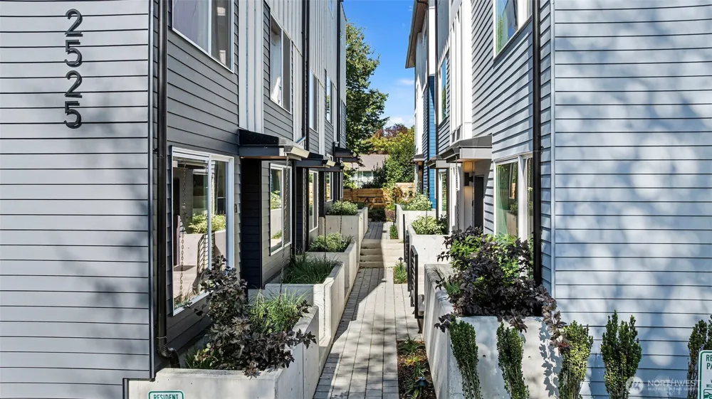 2527 29th Avenue S #B