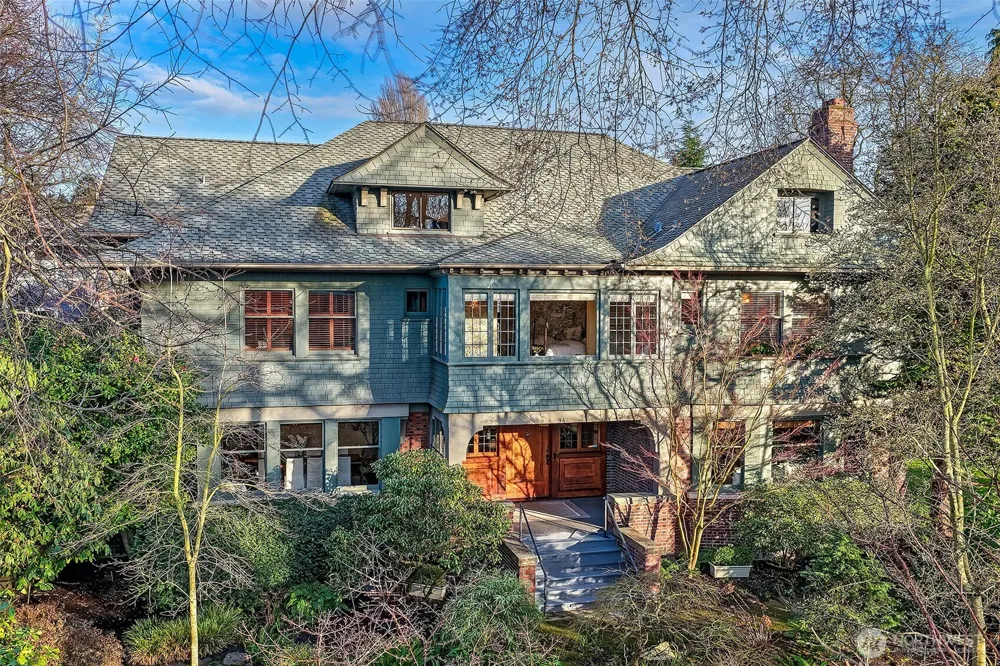 942 Harvard Avenue E