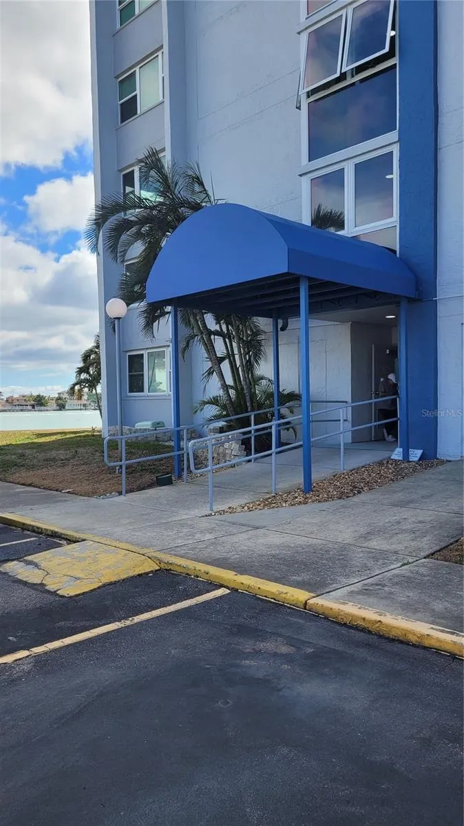 500 TREASURE ISLAND CAUSEWAY #106 Treasure Island, FL 33706