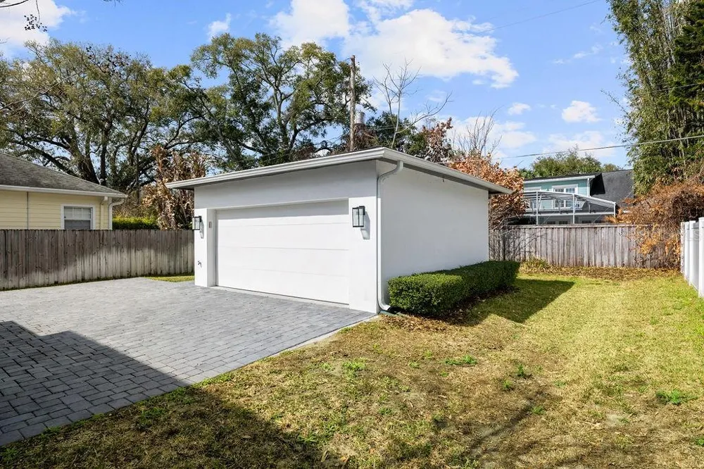 21 W STEELE STREET Orlando, FL 32804