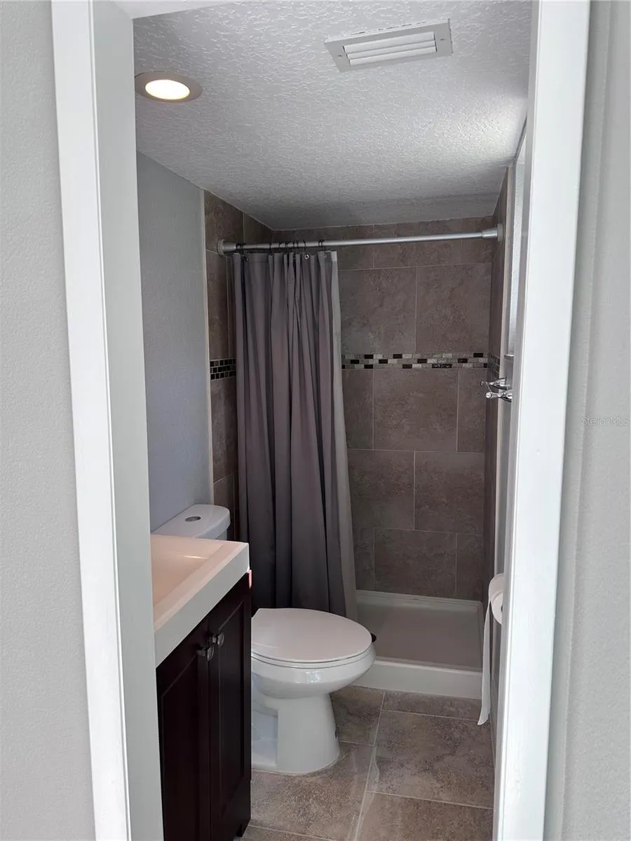 5710 JACQULYN DRIVE Zellwood, FL 32798