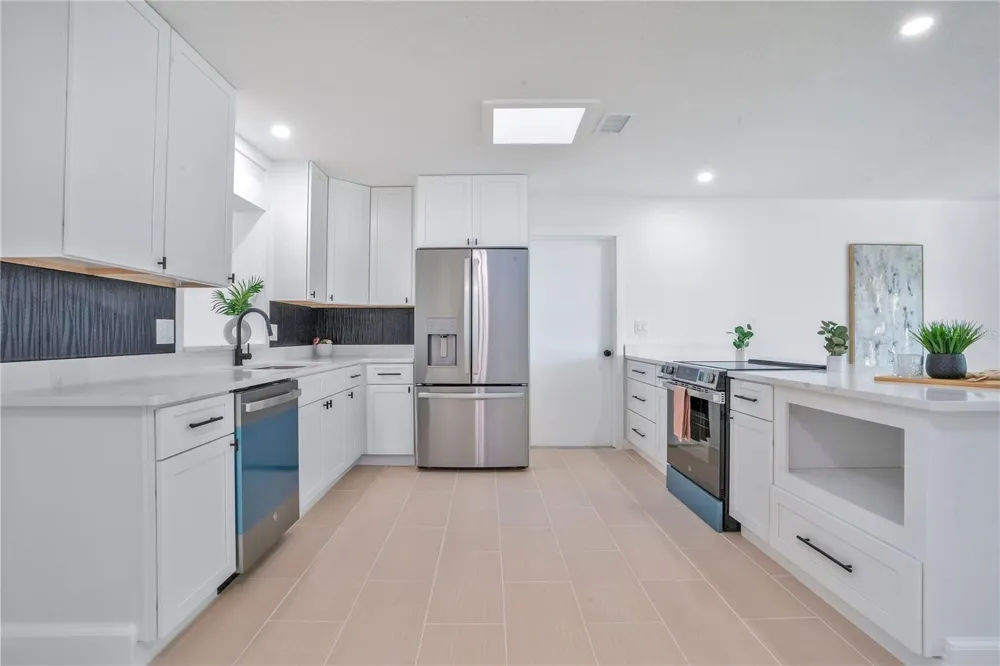 2801 GULFSTREAM ROAD Orlando, FL 32805