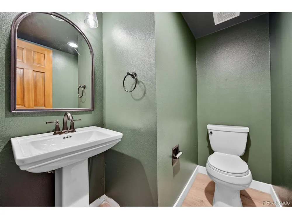 4110 S Evanston Circle #B Aurora, CO 80014