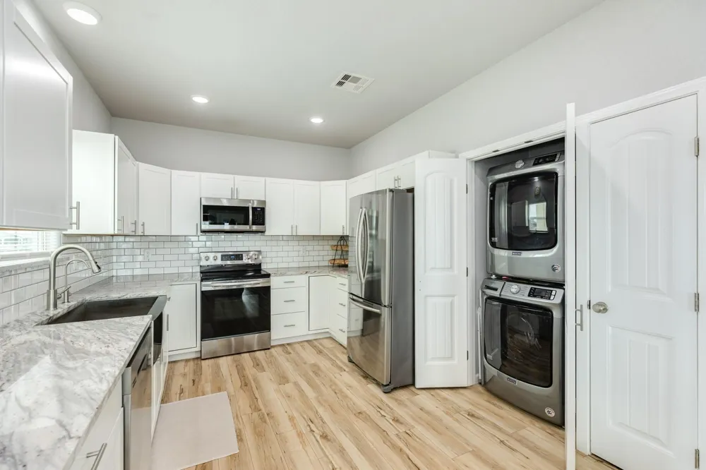 2938 Bluewater Highway Surfside Beach, TX 77541