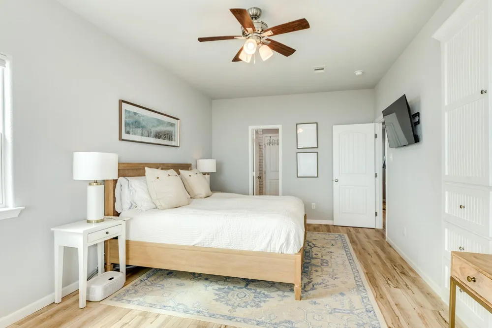 2938 Bluewater Highway Surfside Beach, TX 77541