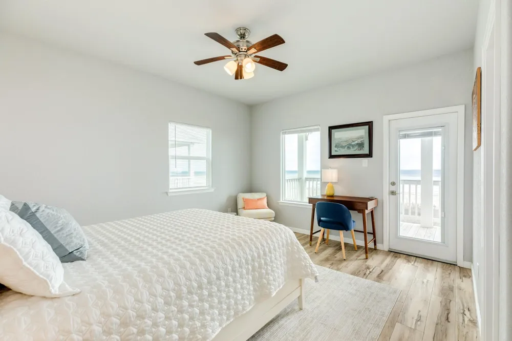 2938 Bluewater Highway Surfside Beach, TX 77541
