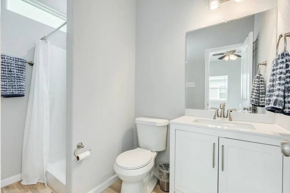 2938 Bluewater Highway Surfside Beach, TX 77541