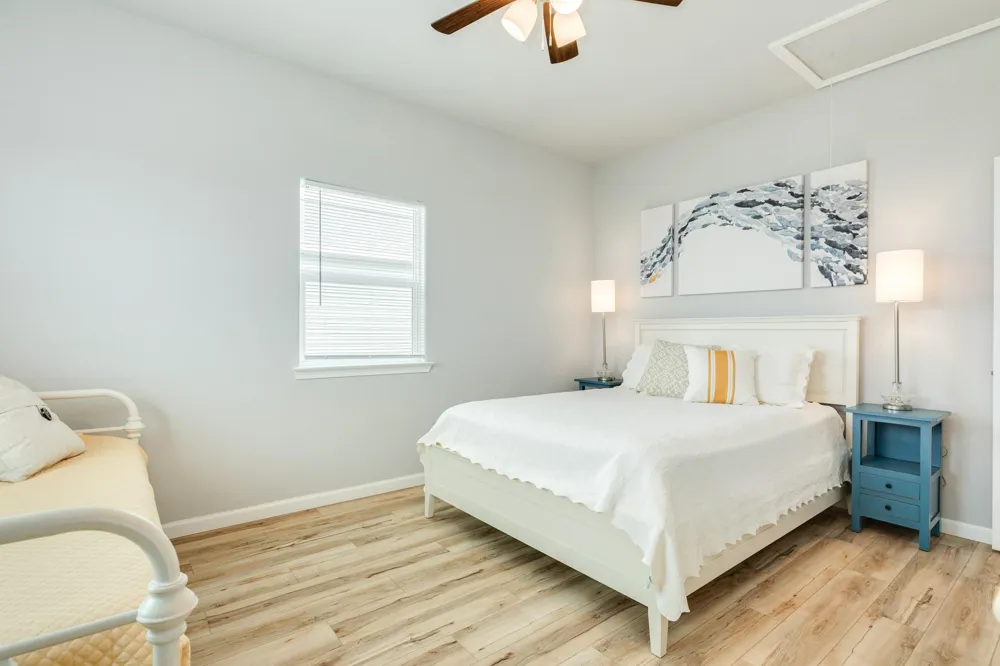 2938 Bluewater Highway Surfside Beach, TX 77541