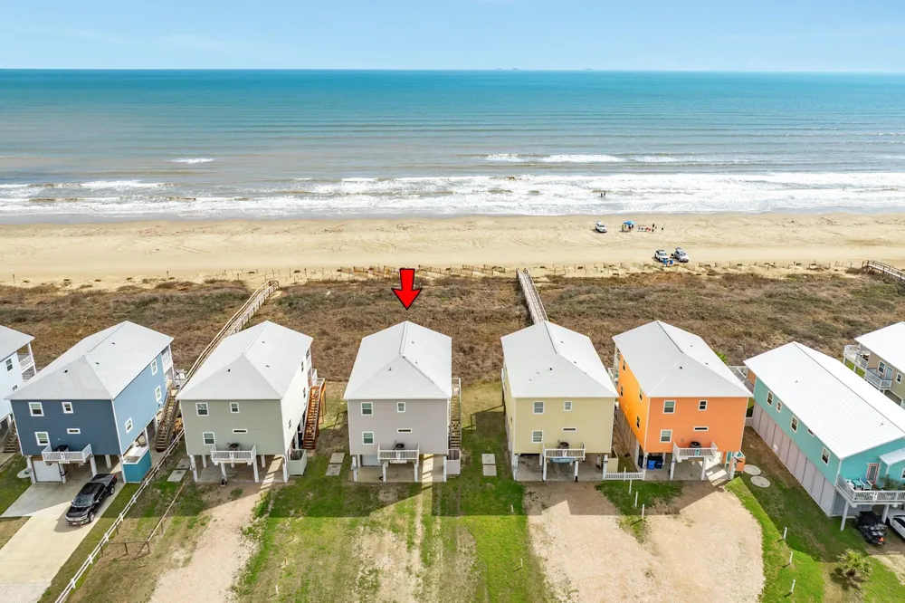 2938 Bluewater Highway Surfside Beach, TX 77541