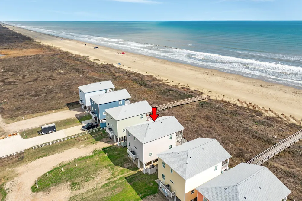 2938 Bluewater Highway Surfside Beach, TX 77541