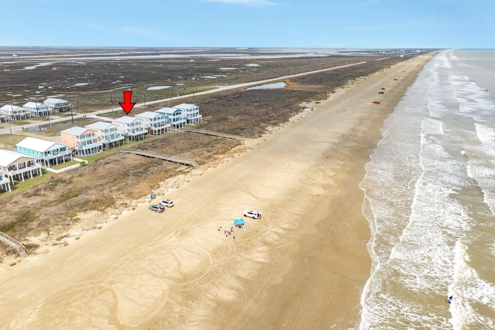 2938 Bluewater Highway Surfside Beach, TX 77541
